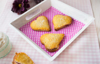 Low Carb Valentine´s Day mini berry pies