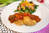 Low Carb gebackener Mozzarella mit Tomatensoße