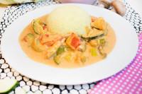 Low Carb Cremige Gemüsepfanne an Blumenkohlreis