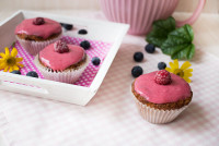 Low Carb Himbeer Muffins mit Himbeerguss