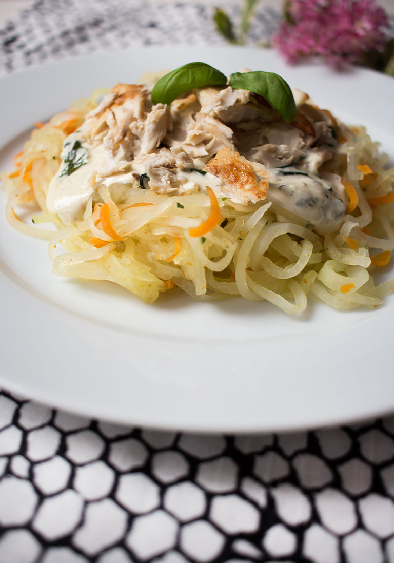 lowcarb_nudeln_fisch_sahnesosse_baerlauch