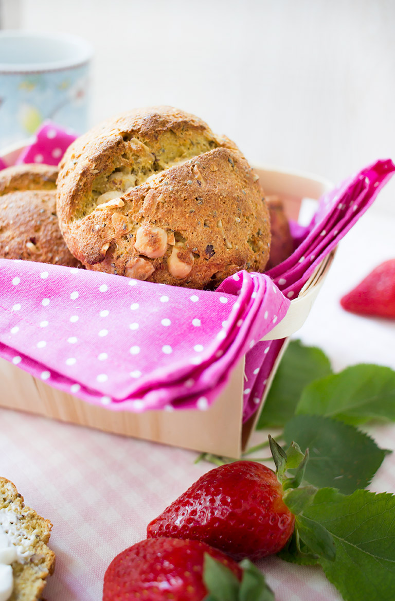 lowcarb_chia_haselnuss_broetchen_glutenfrei