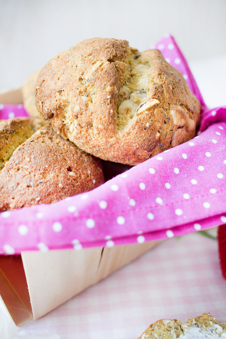 lowcarb_chia_haselnuss_broetchen_paleo