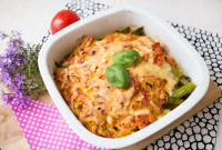 Low Carb Spargel überbacken mit Tomaten-Crème fraîche-Haube