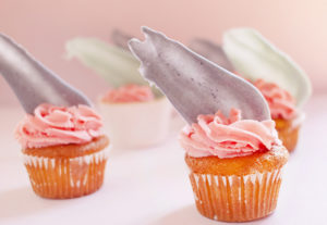 Gefüllte Rhabarber Cupcakes (low carb, zuckerfrei, glutenfrei)