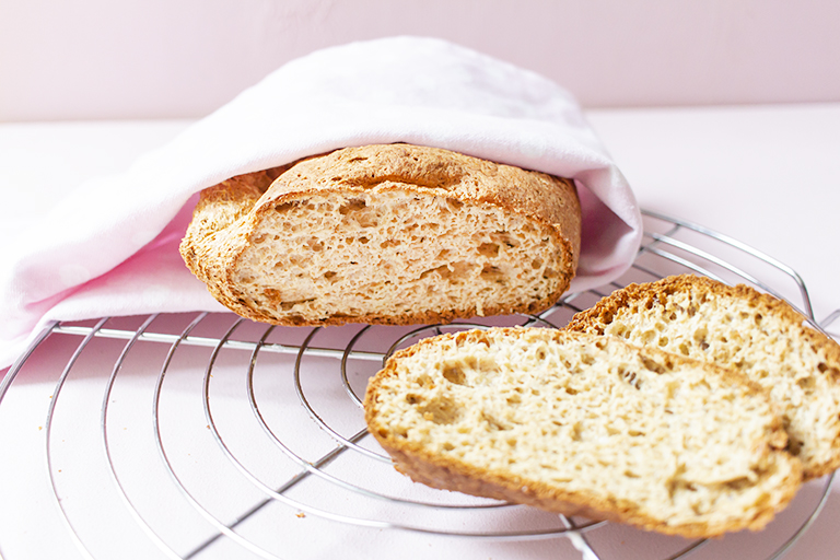 So Machst Du Fluffiges Low Carb Brot Ganz Einfach Selbst Glutenfrei Sojafrei Nussfrei Kalorienarm Rezept Fur Bambusbrot Low Carb Kostlichkeiten