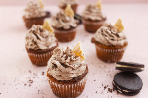 Cookies and Cream Cupcakes (low carb, zuckerfrei, glutenfrei)