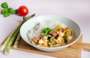 Spargel in Käsesoße mit Hähnchen