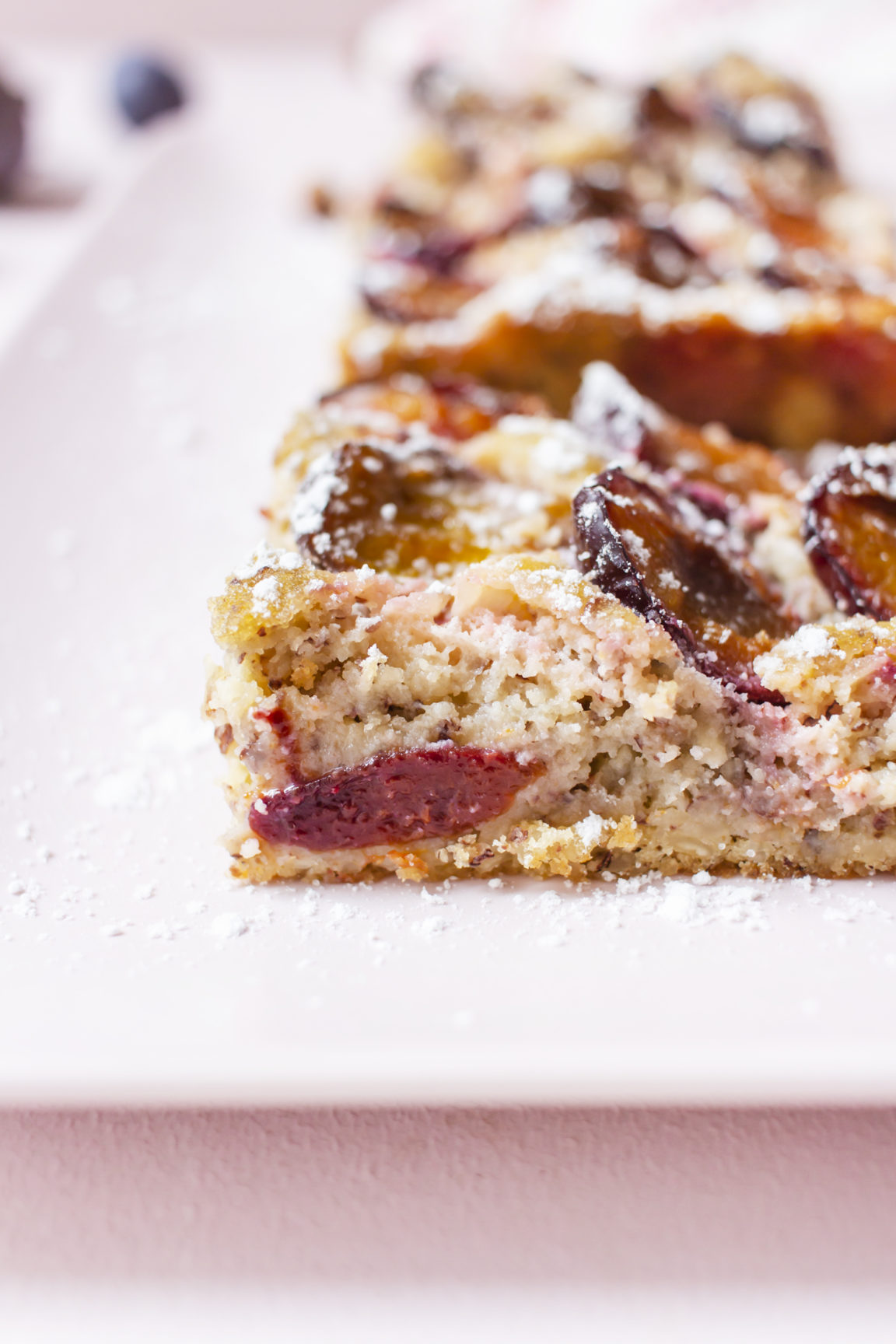 Einfacher Pflaumen-Haselnuss-Kuchen vom Blech (Low Carb, glutenfrei ...