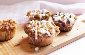 Kalorienarme Blaubeere Coffee Cake Muffins (low-carb, glutenfrei)