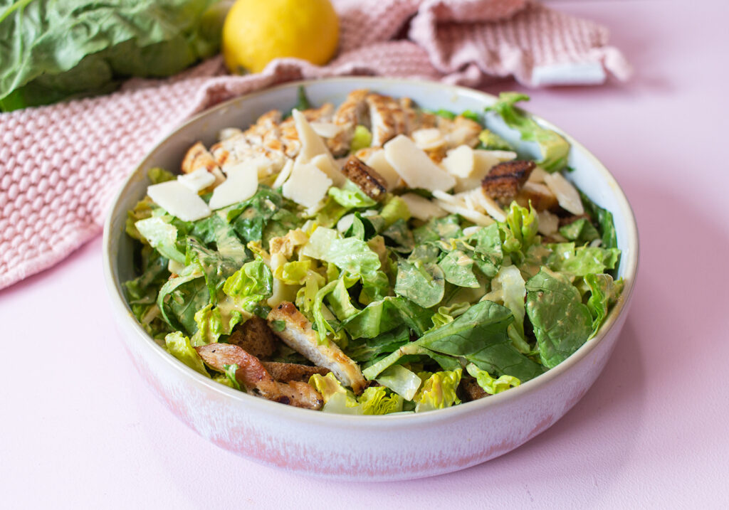 Cesar Salad wie im Restaurant mit 60g Protein pro Portion