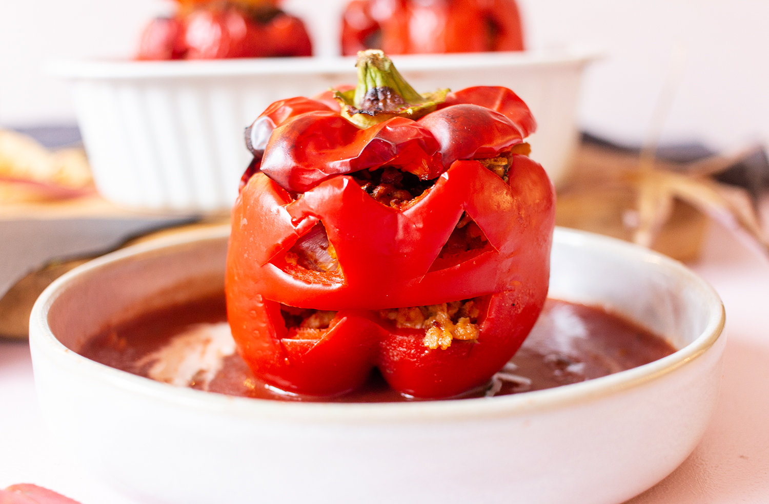 Gruselige Paprika für deine Halloween-Party (Low-Carb) – Low Carb Köstlichkeiten