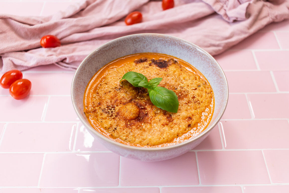Geschmacksexplosion: geröstete Tomaten-Paprika-Suppe (mit grilled ...