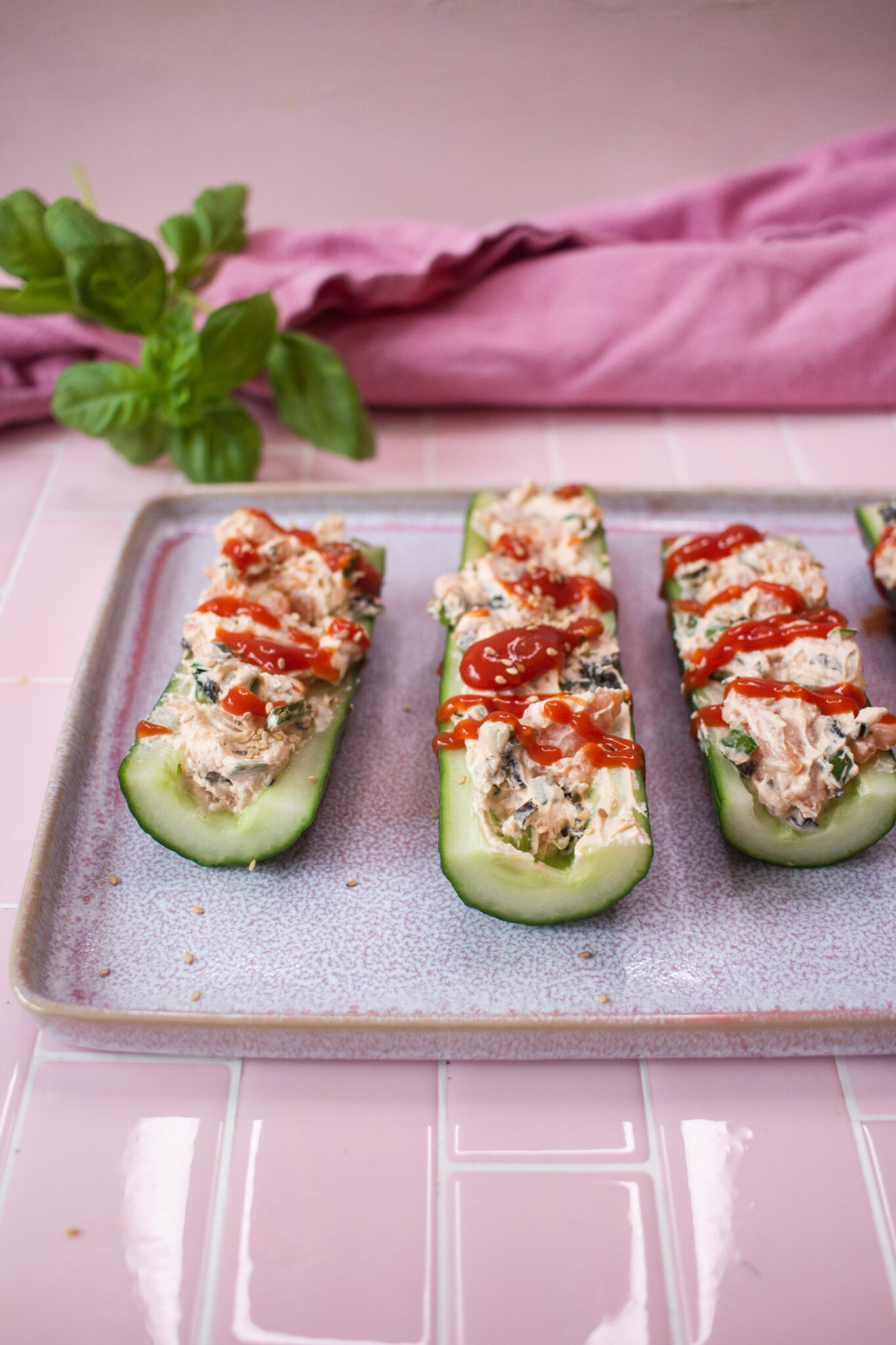 Der perfekte Low-Carb Snack: Gurken Schiffchen im Sushi Style! – Low ... Der perfekte Low-Carb Snack: Gurken Schiffchen im Sushi Style! – Low ...