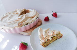 Süße Verführung: Low-Carb Rhabarberkuchen mit luftiger Baiserhaube – glutenfrei und zuckerfrei