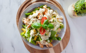 Low Carb Caesar Pasta Salat – Der perfekte Genuss für jeden Tag! 🥗🍗
