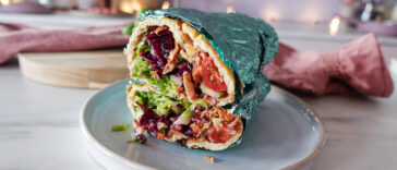 Low-Carb Dönerrolle ohne Brot mit Hähnchen, Rotkohl und cremigem Dressing