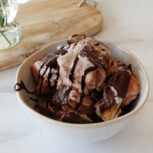 Zuckerfreies Nuss-Nougat-Eis