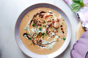 Geröstete Blumenkohl-Kartoffel-Käsesuppe – einfach & lecker
