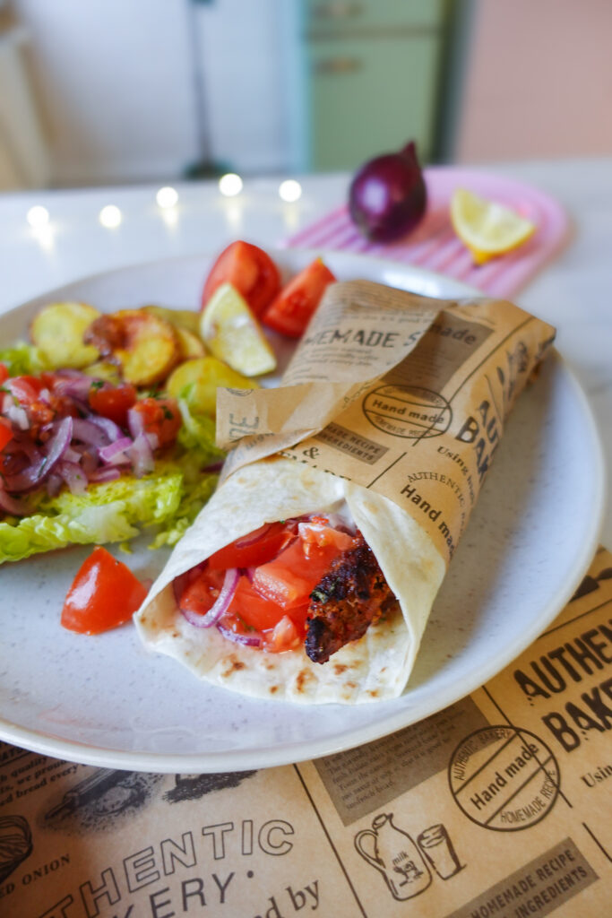 Adana-inspirierte Hackfleischspieße einfach im Ninja Crispi zubereitet