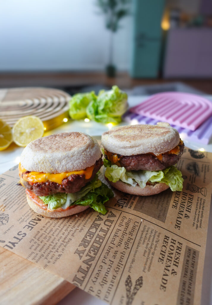 Proteinreiche Cheeseburger Schalen einfach im Airfryer zubereitet