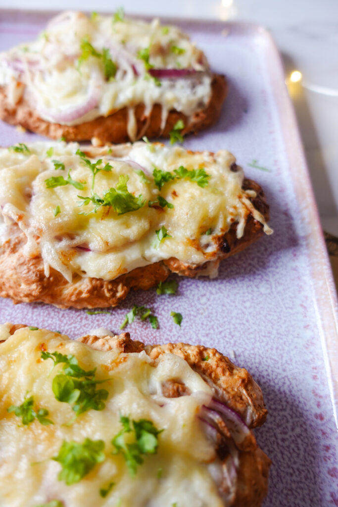 Servierfertige Protein Pizza aus dem Airfryer – schnell, einfach und sättigend